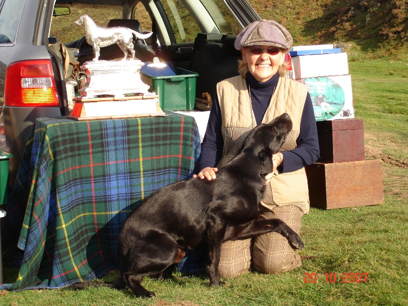 Sandra winning Scottish Field Trial Association with FTCH Logo 2007